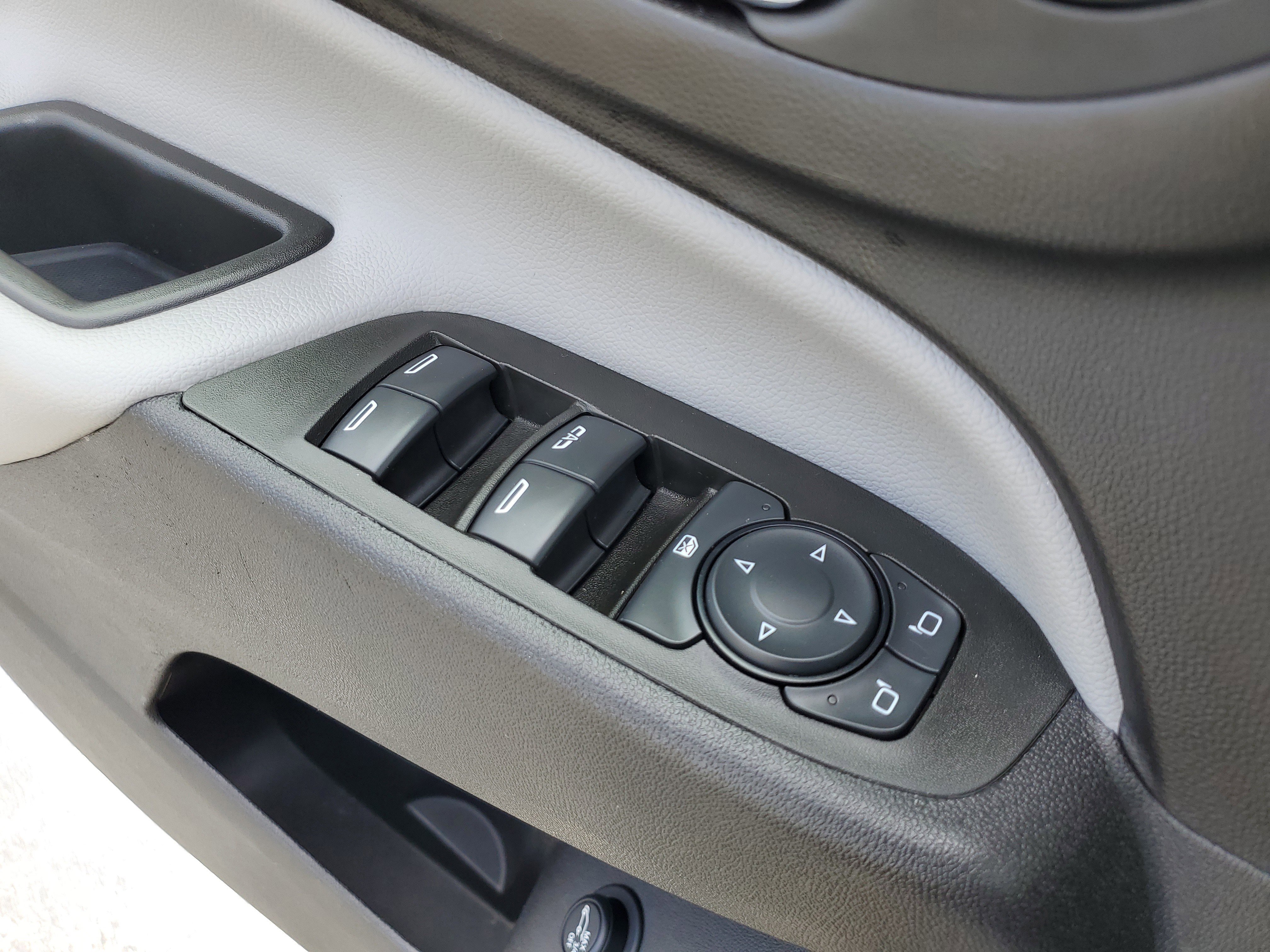 Used 2024 Chevrolet Equinox LT image 30