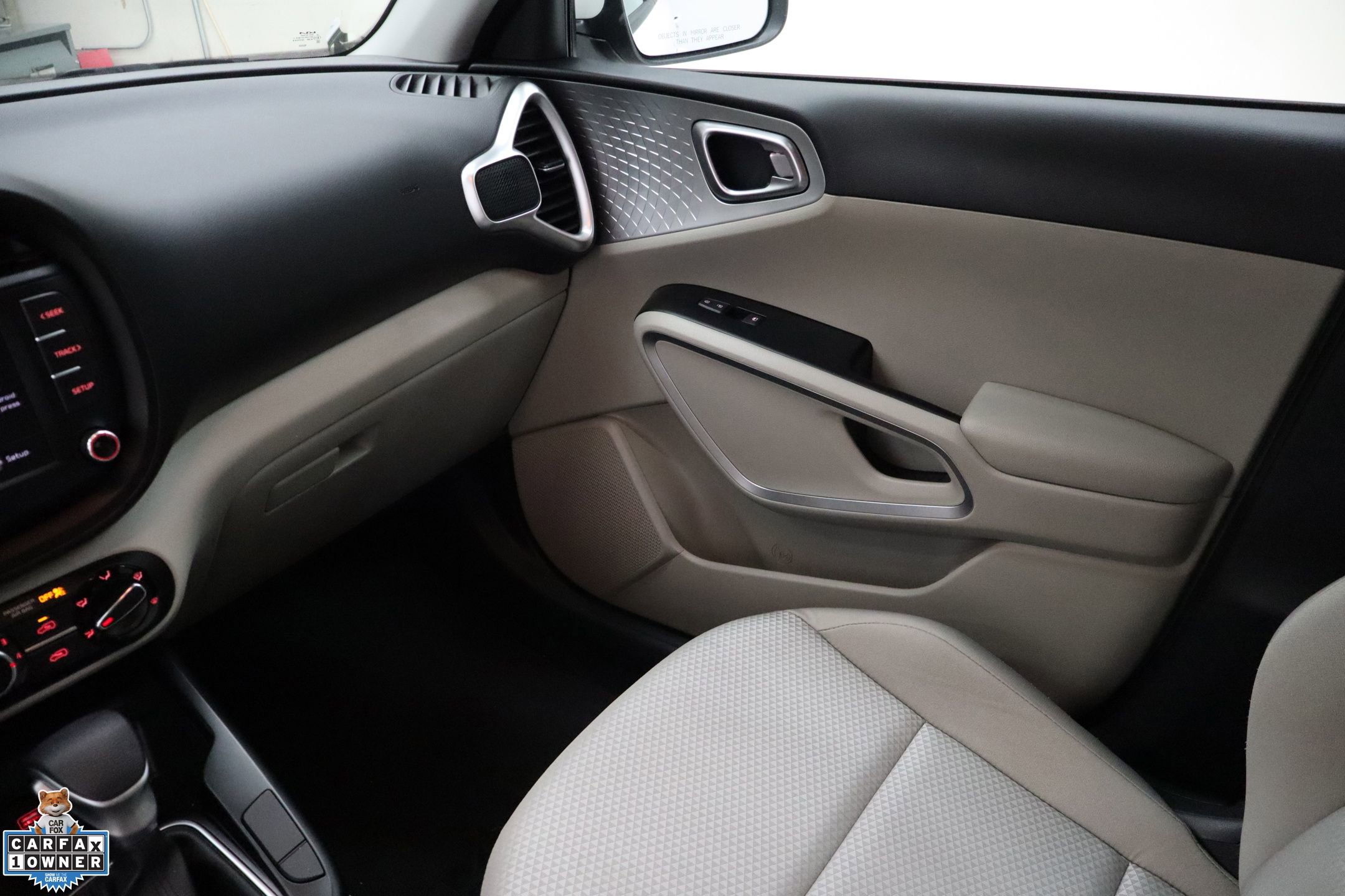 Used 2022 Kia Soul LX image 25