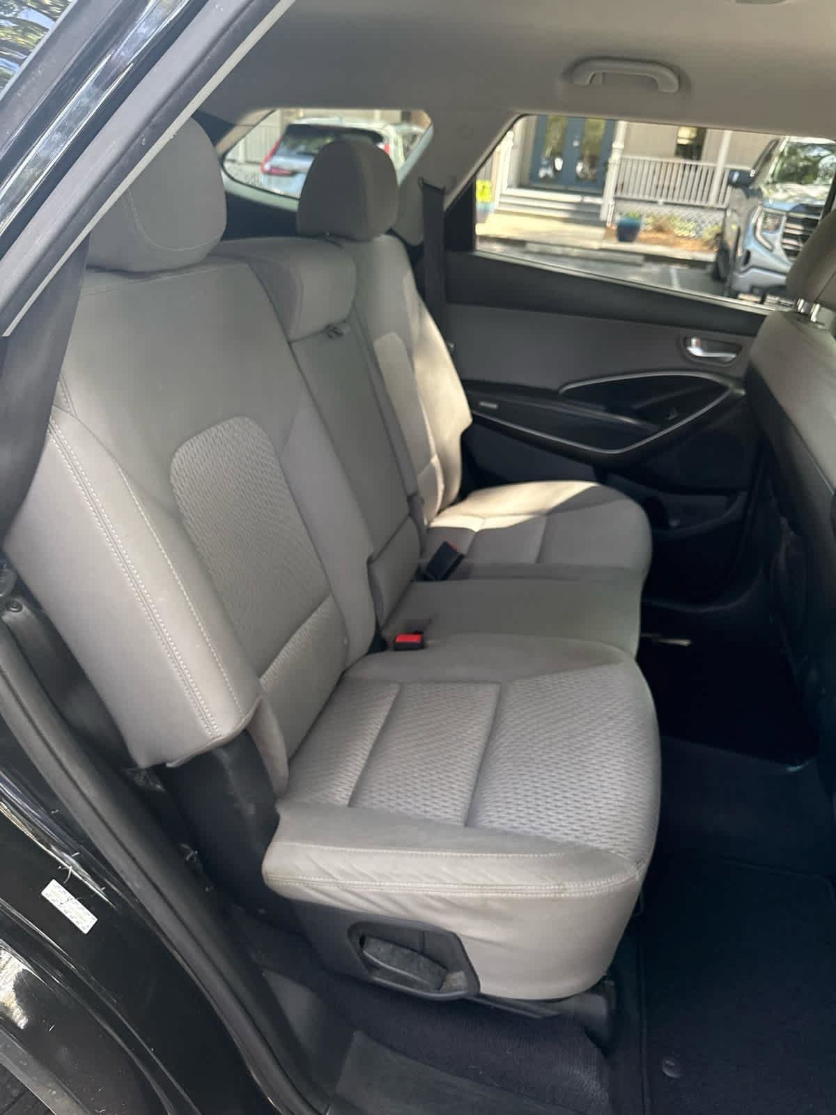 Used 2017 Hyundai Santa Fe SE FWD image 15