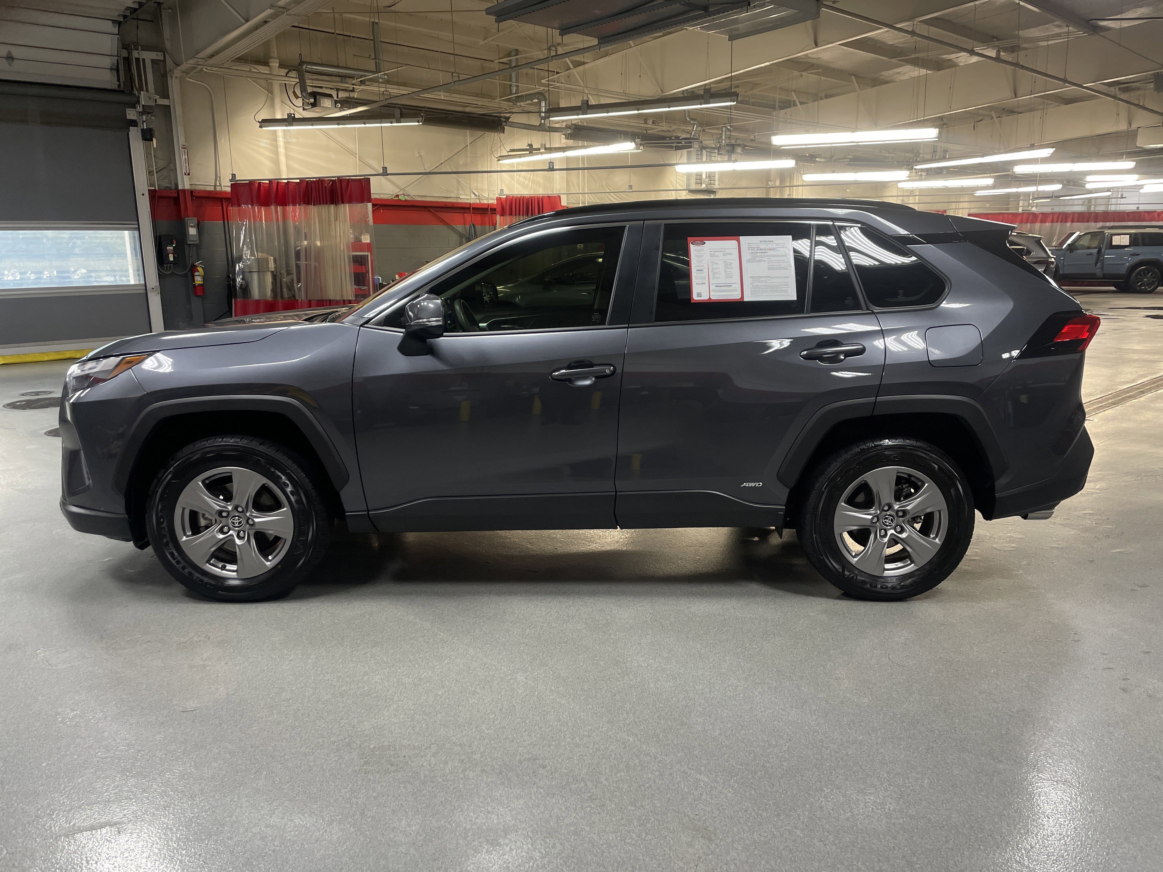 Used 2025 Toyota RAV4 LE image 7