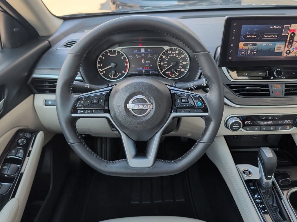 Used 2024 Nissan Altima 2.5 SL FWD image 18