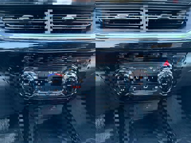 New 2026 Chevrolet Trax RS w/ Sunroof Package image 20