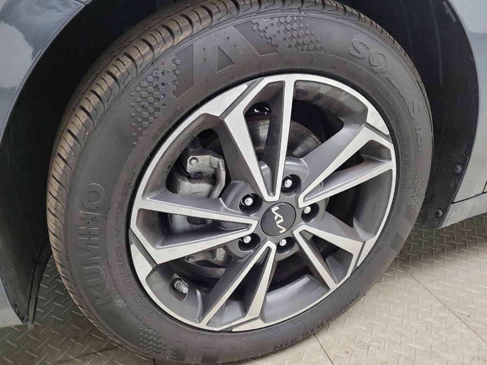 Used 2023 Kia Forte LXS image 31