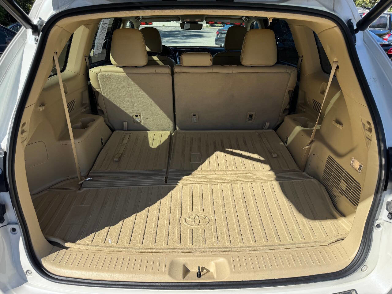 Used 2017 Toyota Highlander XLE image 14