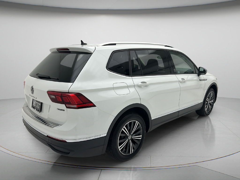 Used 2024 Volkswagen Tiguan Wolfsburg Edition AWD/4WD image 4