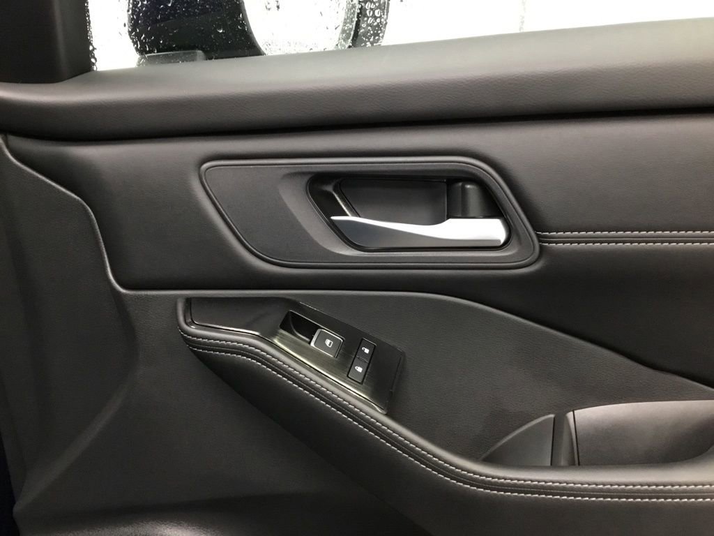 Used 2024 Nissan Rogue SL w/ SL Premium Package image 27