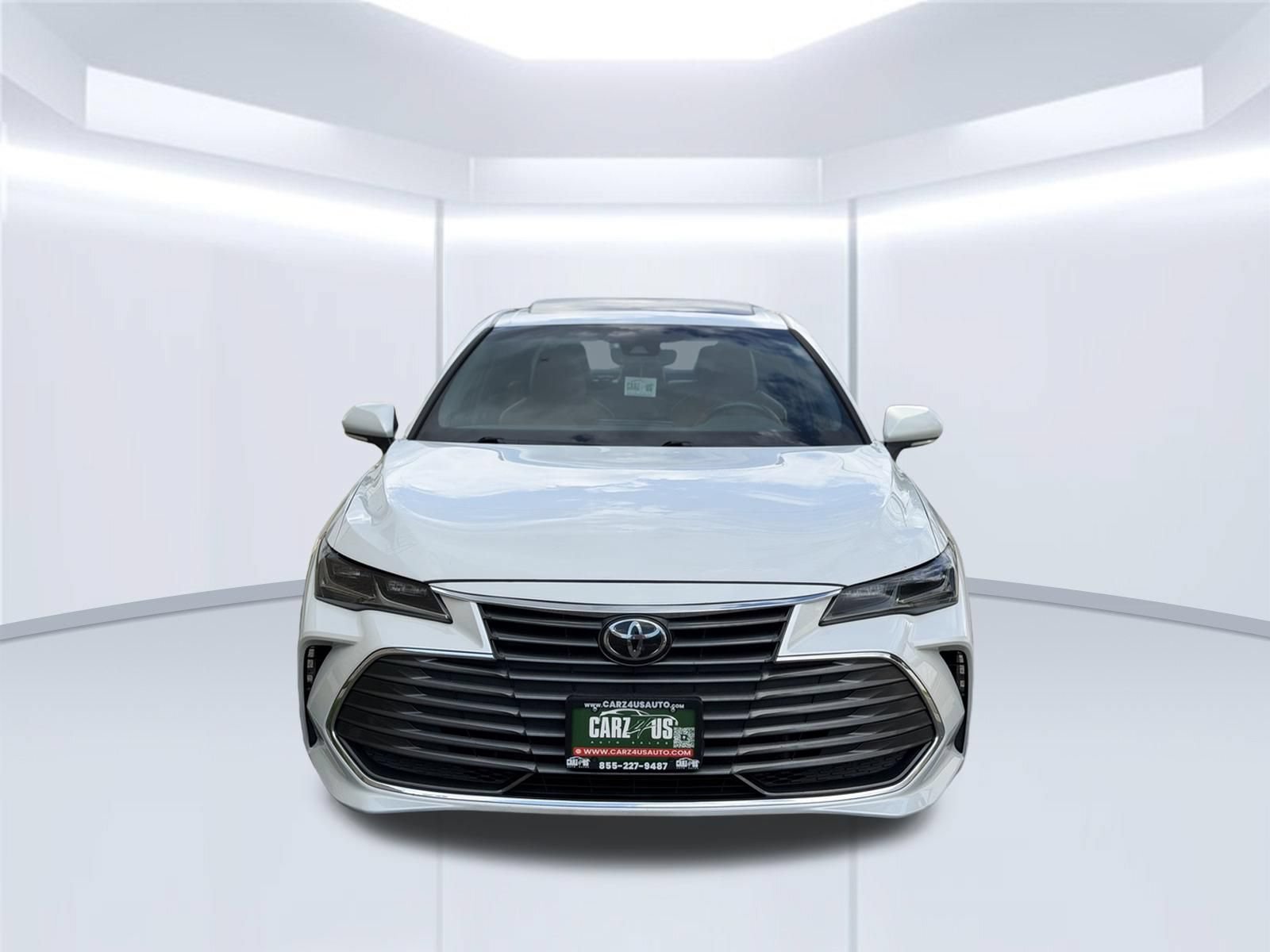 Used 2019 Toyota Avalon Limited w/ All Weather Liner Package FWD image 2