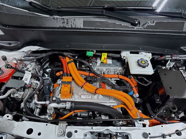 New 2027 Chevrolet Bolt LT w/ Comfort Package FWD image 32