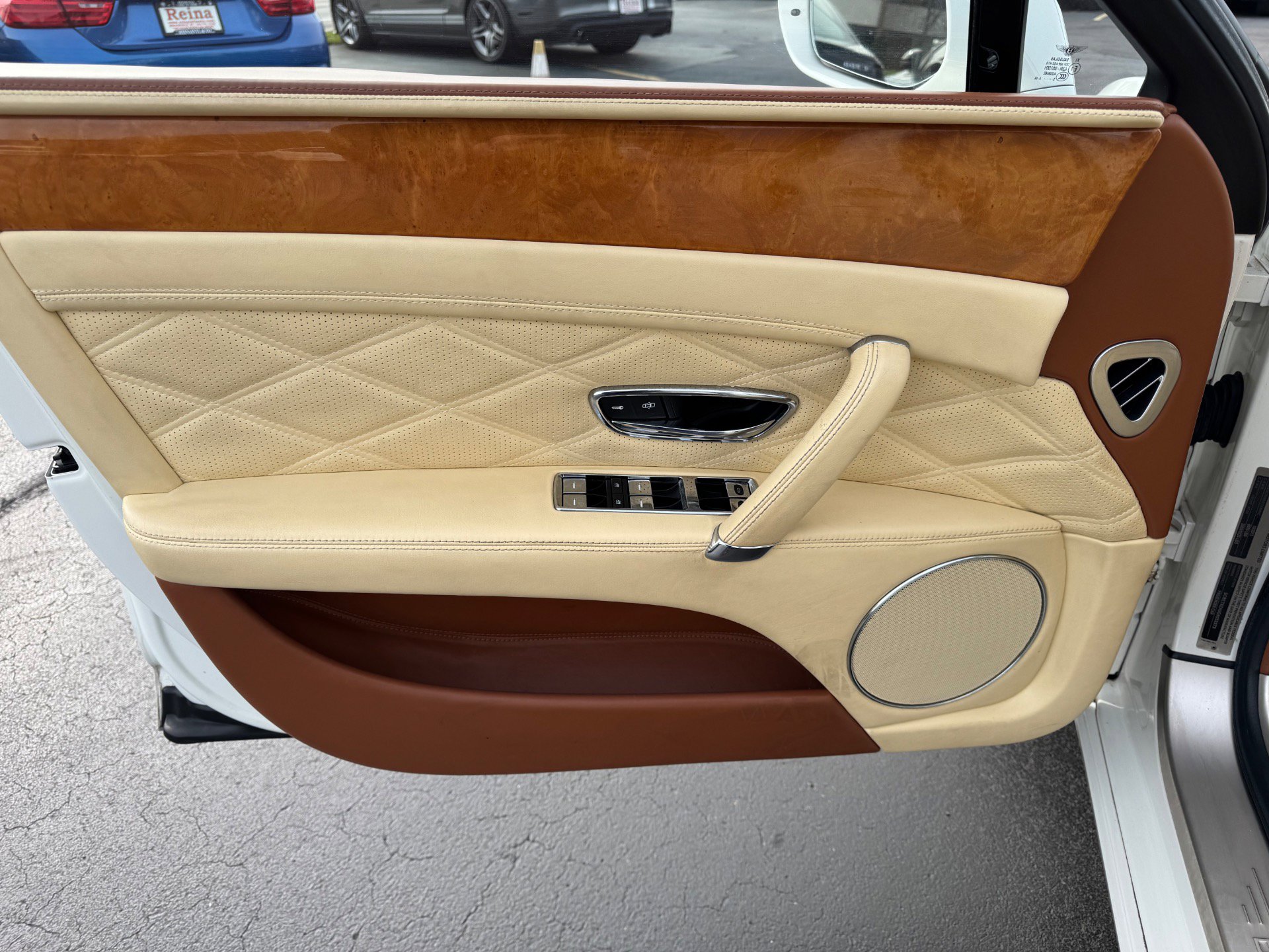 Used 2016 Bentley Flying Spur V8 image 4