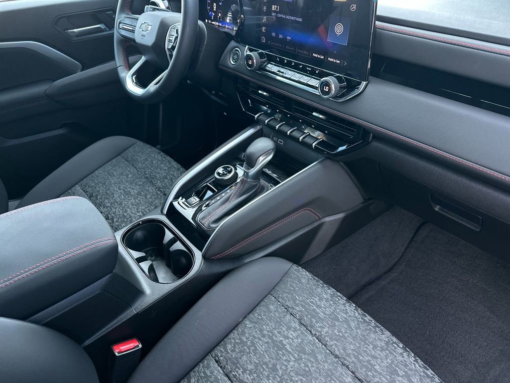 Used 2025 Chevrolet Colorado Z71 w/ Midnight Edition image 14