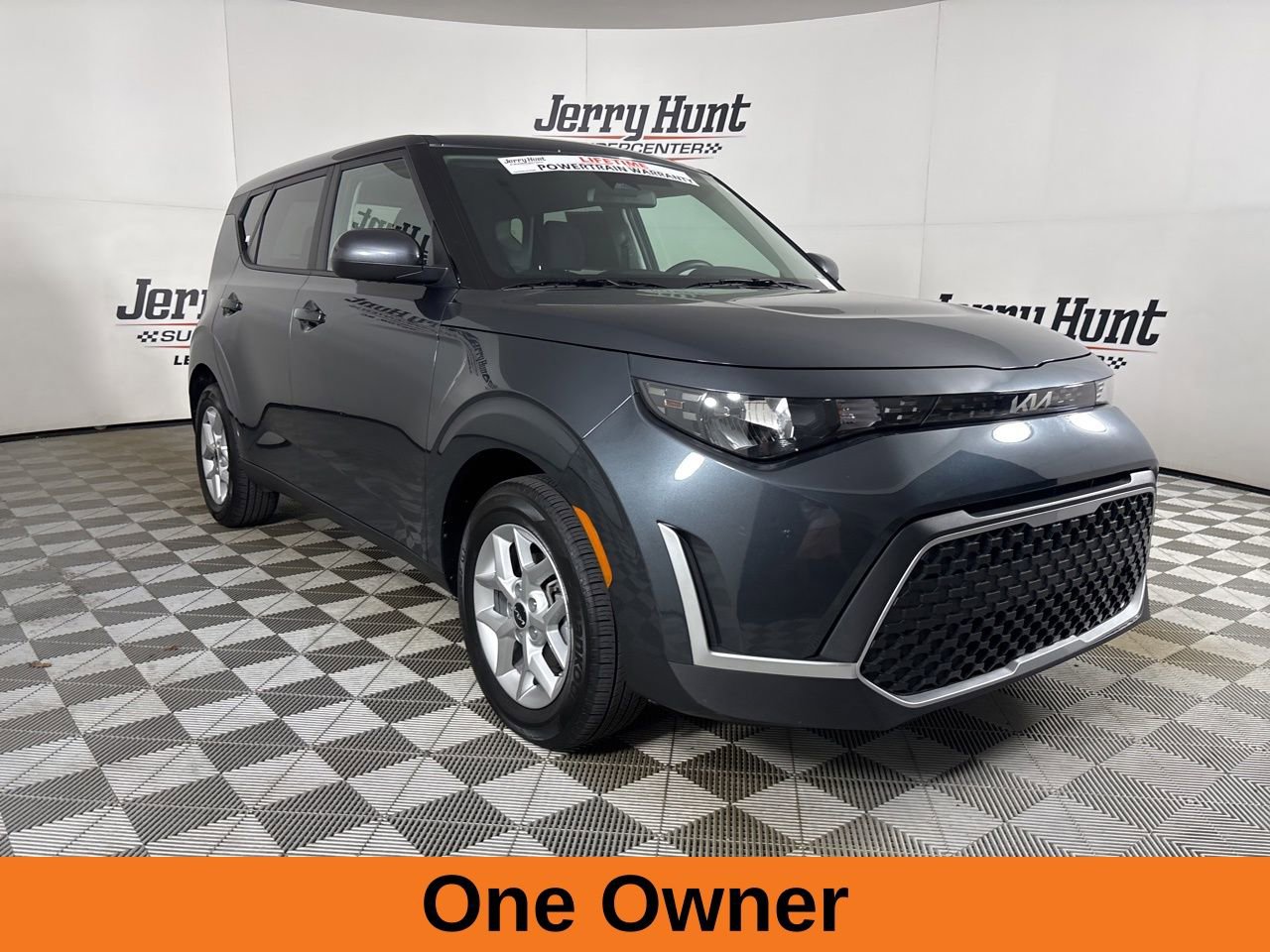 Used 2025 Kia Soul LX FWD image 4