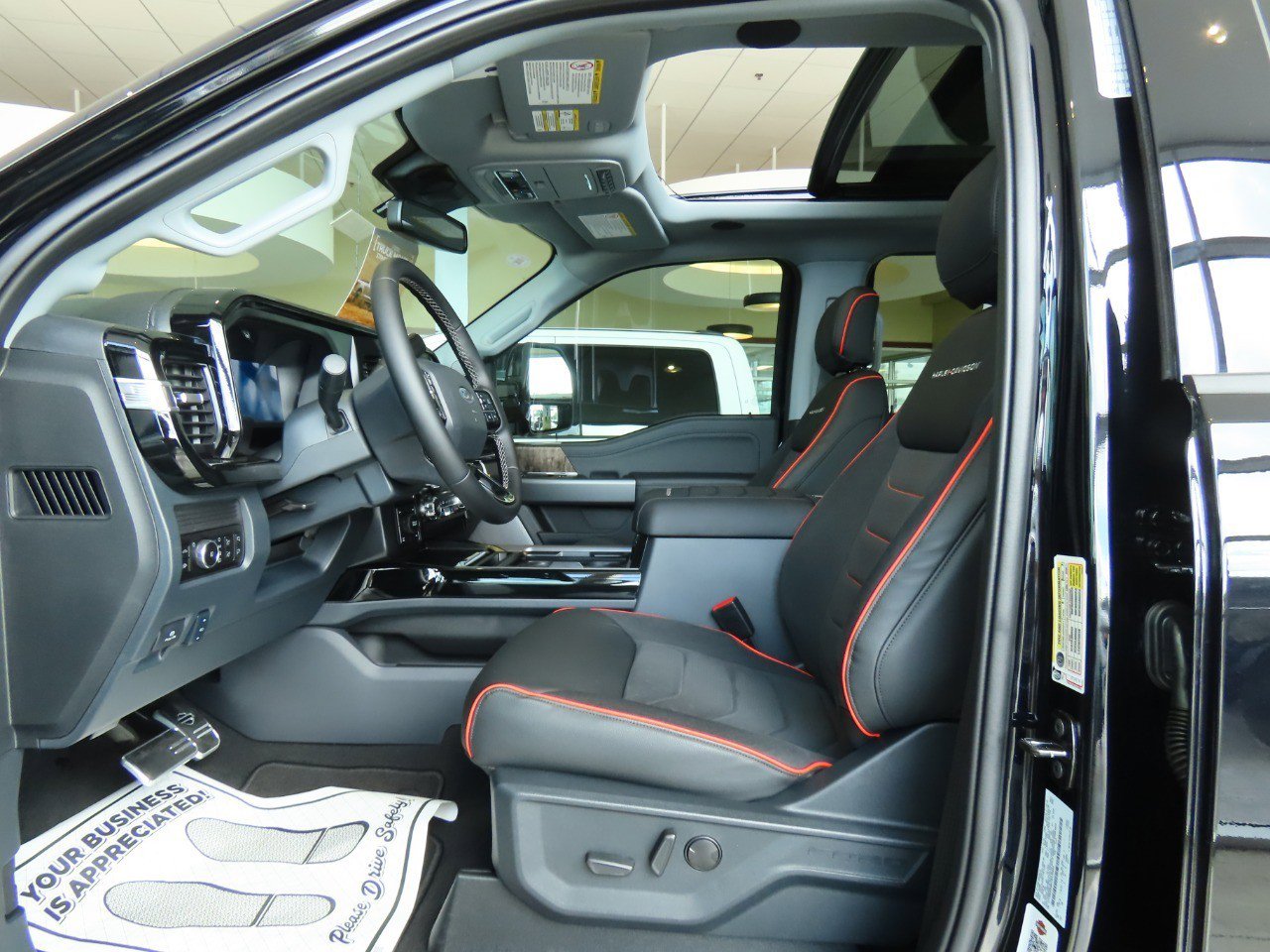 New 2026 Ford F250 Lariat w/ Black Appearance Package image 22