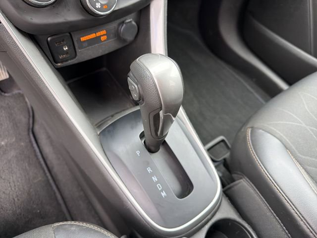 Certified 2022 Chevrolet Trax LT w/ LT Convenience Package image 21