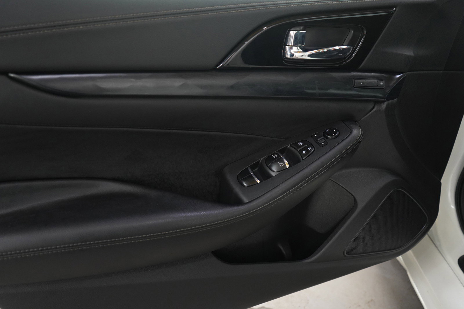 Used 2023 Nissan Maxima Platinum image 23