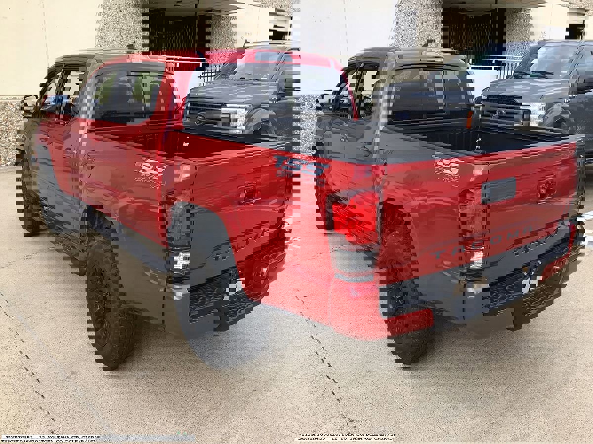 Used 2022 Toyota Tacoma SR w/ SR Convenience Package image 6