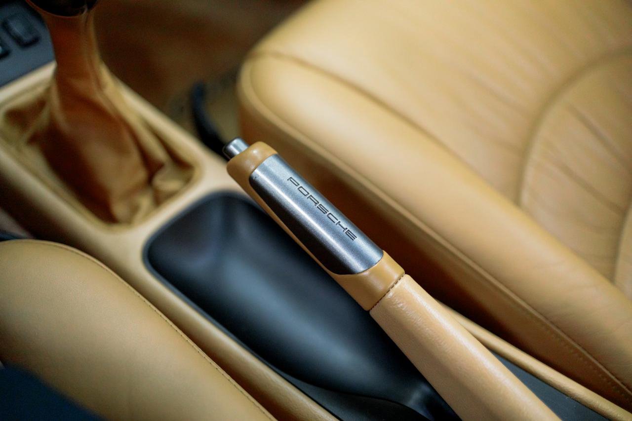 Used 1998 Porsche 911 Carrera image 44