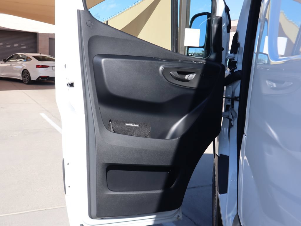 Used 2025 Mercedes-Benz Sprinter 2500 image 21
