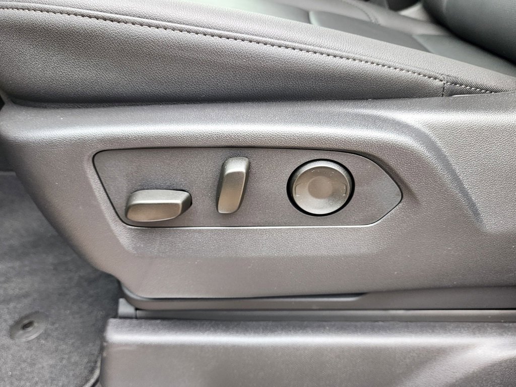 New 2026 GMC Sierra 1500 SLT w/ SLT Premium Plus Package image 18