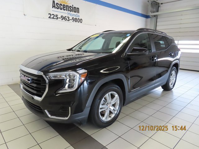 Used 2022 GMC Terrain SLE w/ Driver Convenience Package image 2
