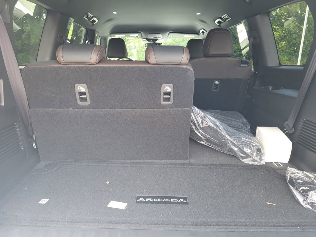 New 2025 Nissan Armada SL w/ Captain's Chari Seat Package image 38