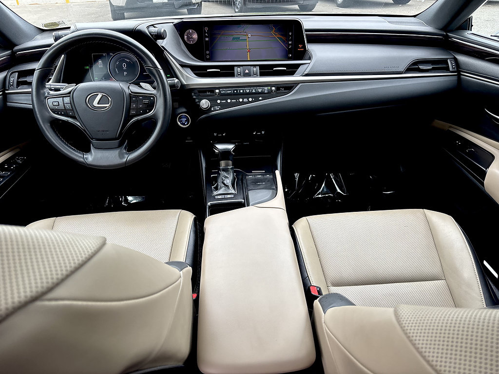 Used 2021 Lexus ES 300h w/ Premium Package FWD image 14