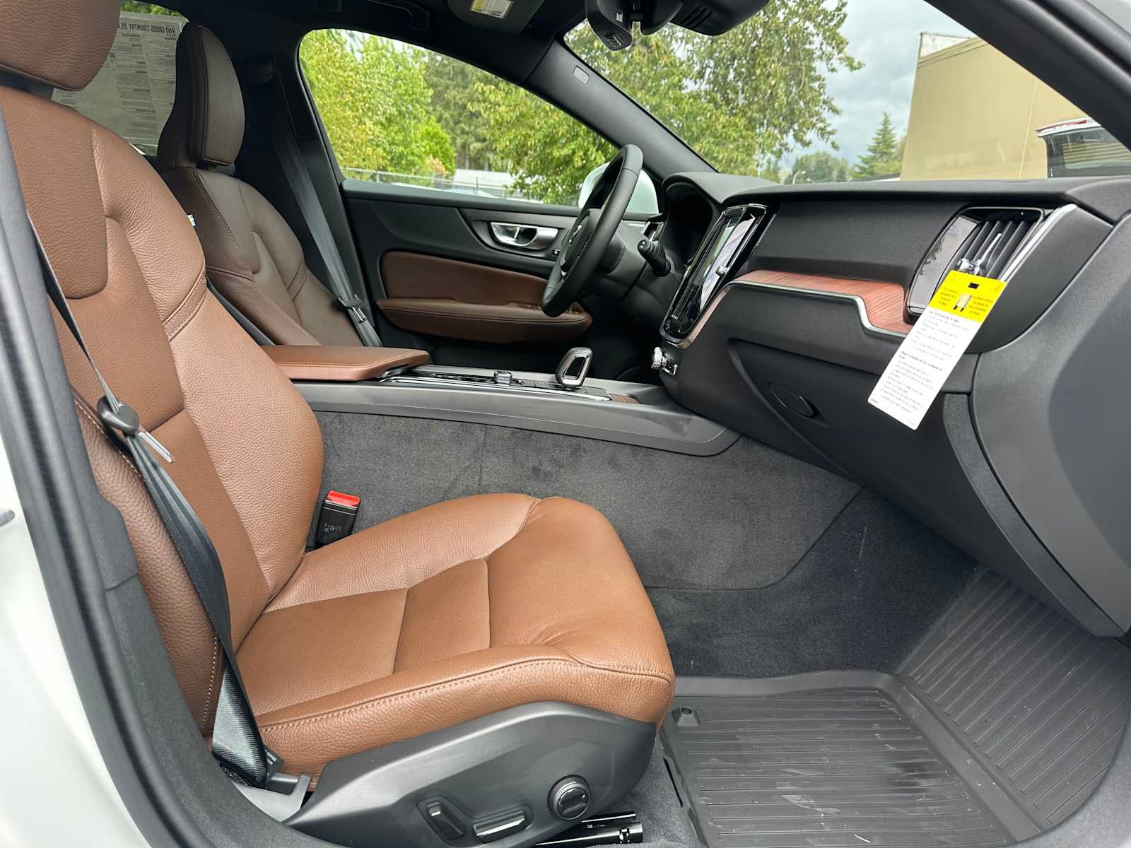 New 2026 Volvo V60 B5 Cross Country Plus w/ Climate Package AWD/4WD image 10