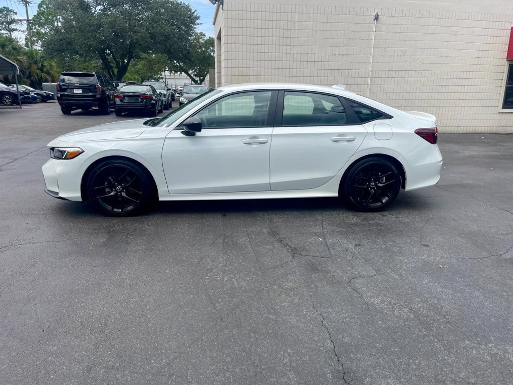 Used 2025 Honda Civic Sport image 2