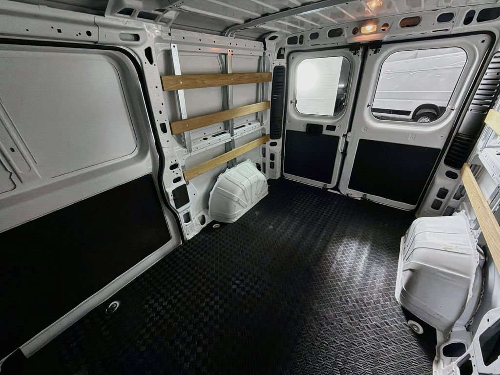 Used 2025 RAM ProMaster 2500 w/ U-Haul Equipment Group FWD image 22