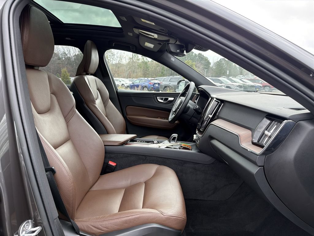Used 2023 Volvo XC60 T8 Plus AWD/4WD image 19