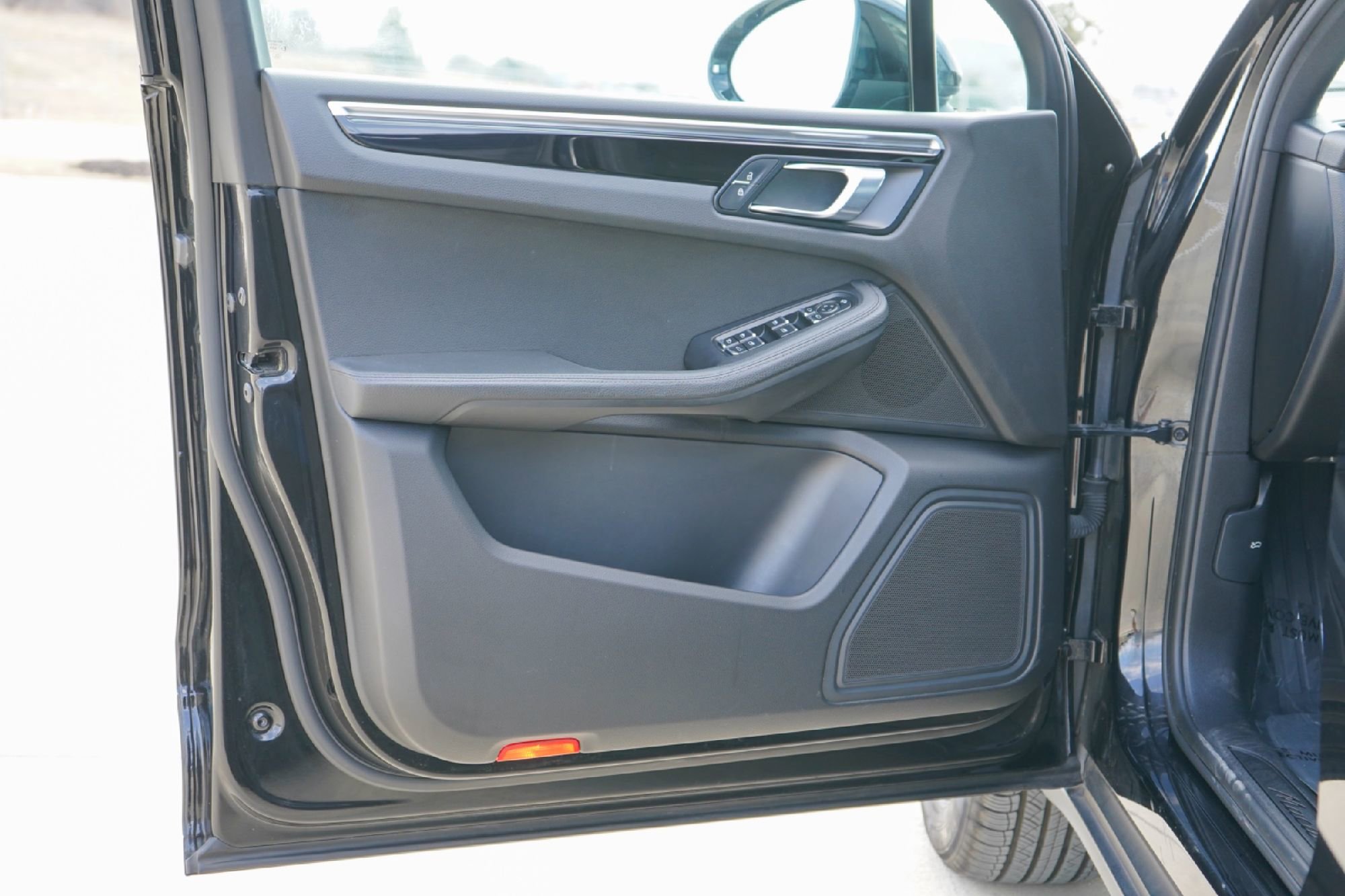 Used 2020 Porsche Macan image 21