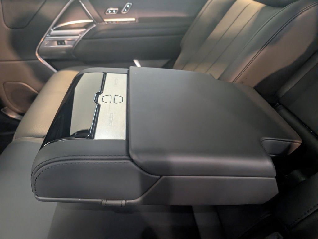 Used 2025 Land Rover Range Rover Long Wheelbase SE image 28