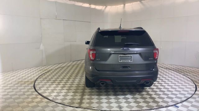 Used 2018 Ford Explorer XLT w/ Equipment Group 202A AWD/4WD image 7