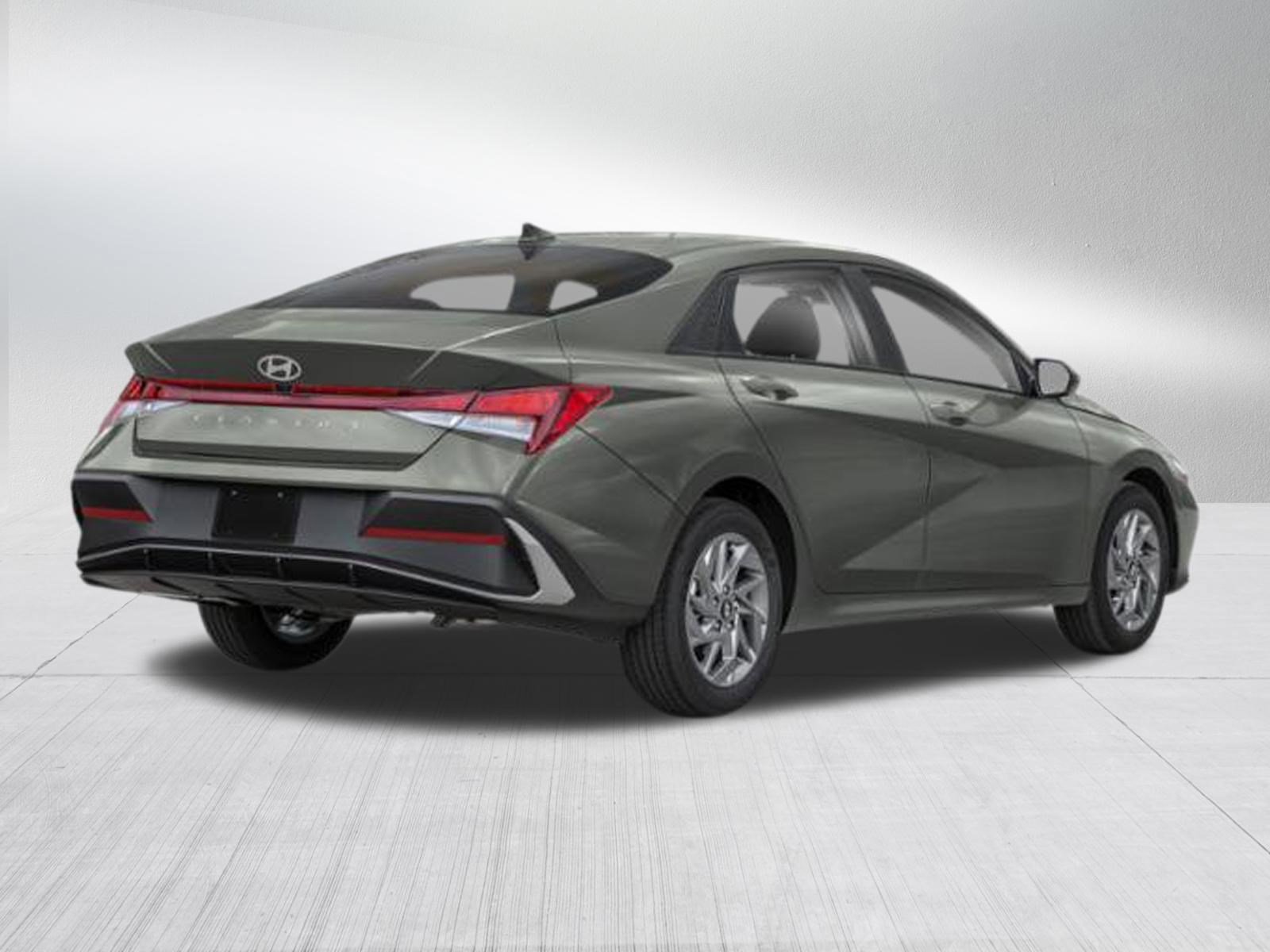 New 2026 Hyundai Elantra SEL Sport Premium image 3
