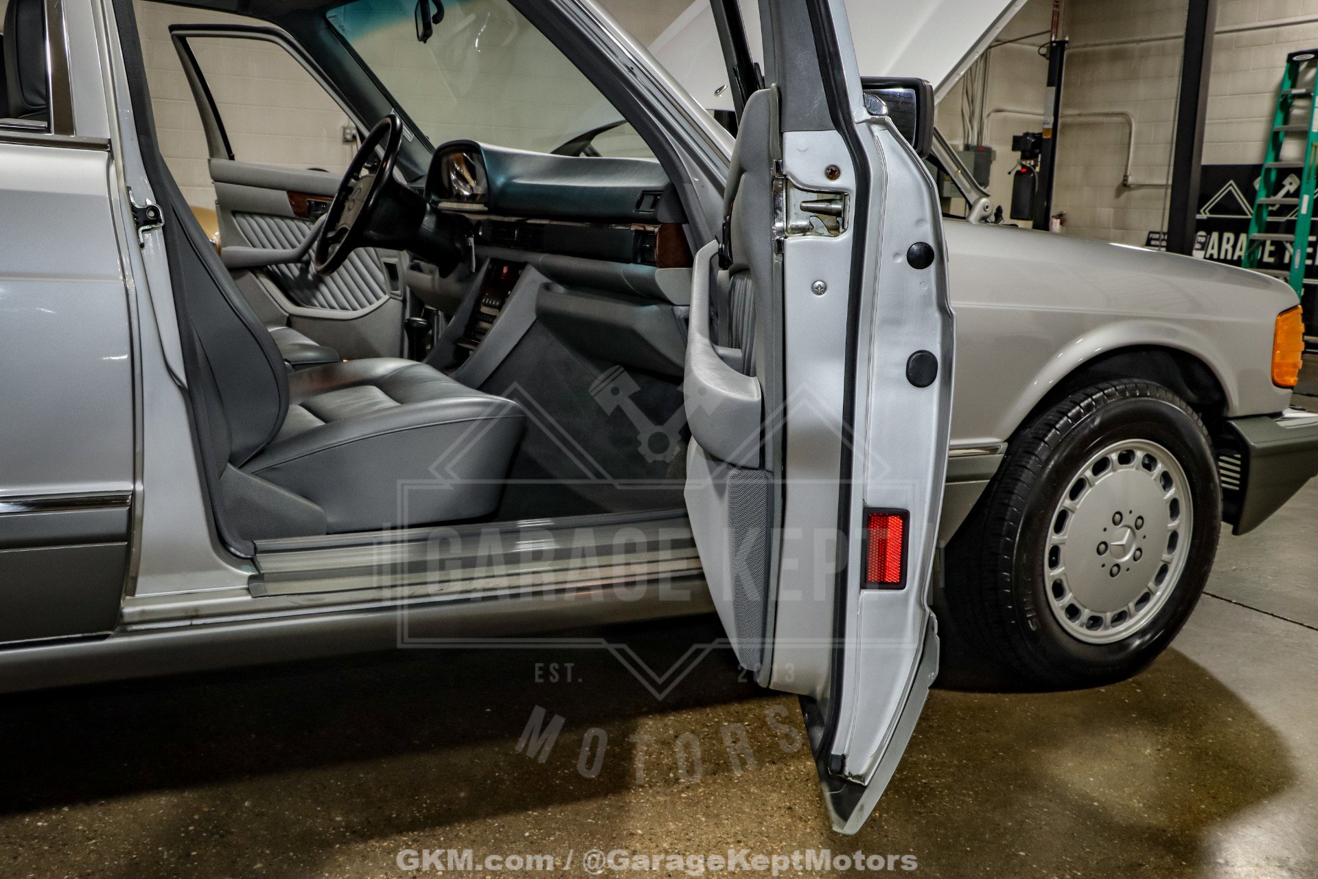 Used 1991 Mercedes-Benz 560 SEL image 69