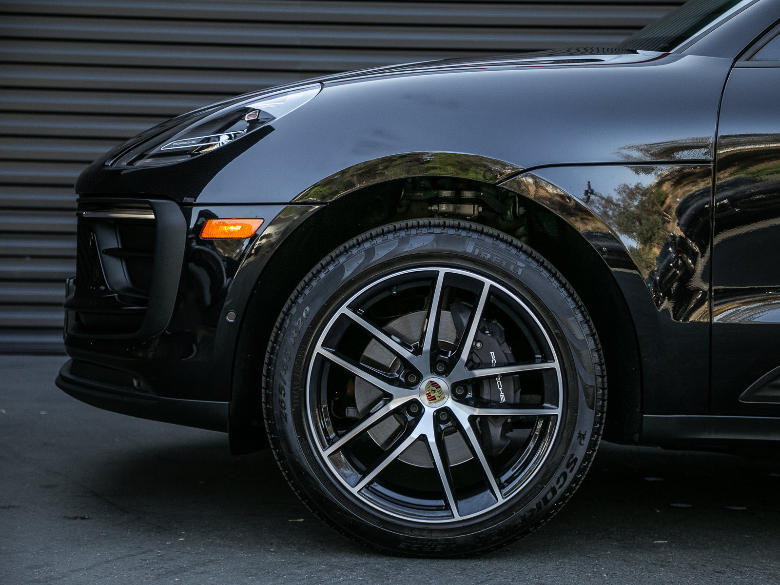 Certified 2023 Porsche Macan AWD/4WD image 16