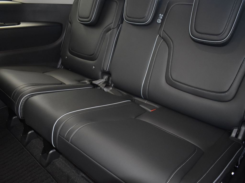 New 2026 INFINITI QX80 Luxe w/ Cargo Package RWD image 17