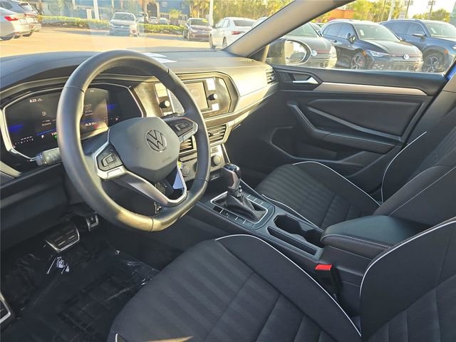 Used 2024 Volkswagen Jetta Sport image 12