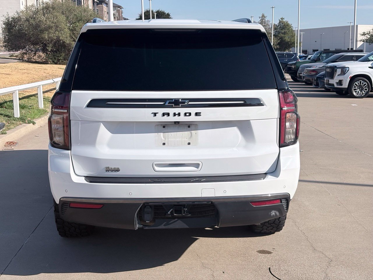 Used 2022 Chevrolet Tahoe Z71 w/ Luxury Package AWD/4WD image 5