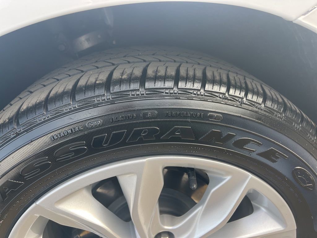 Used 2024 Chevrolet Malibu LT image 31