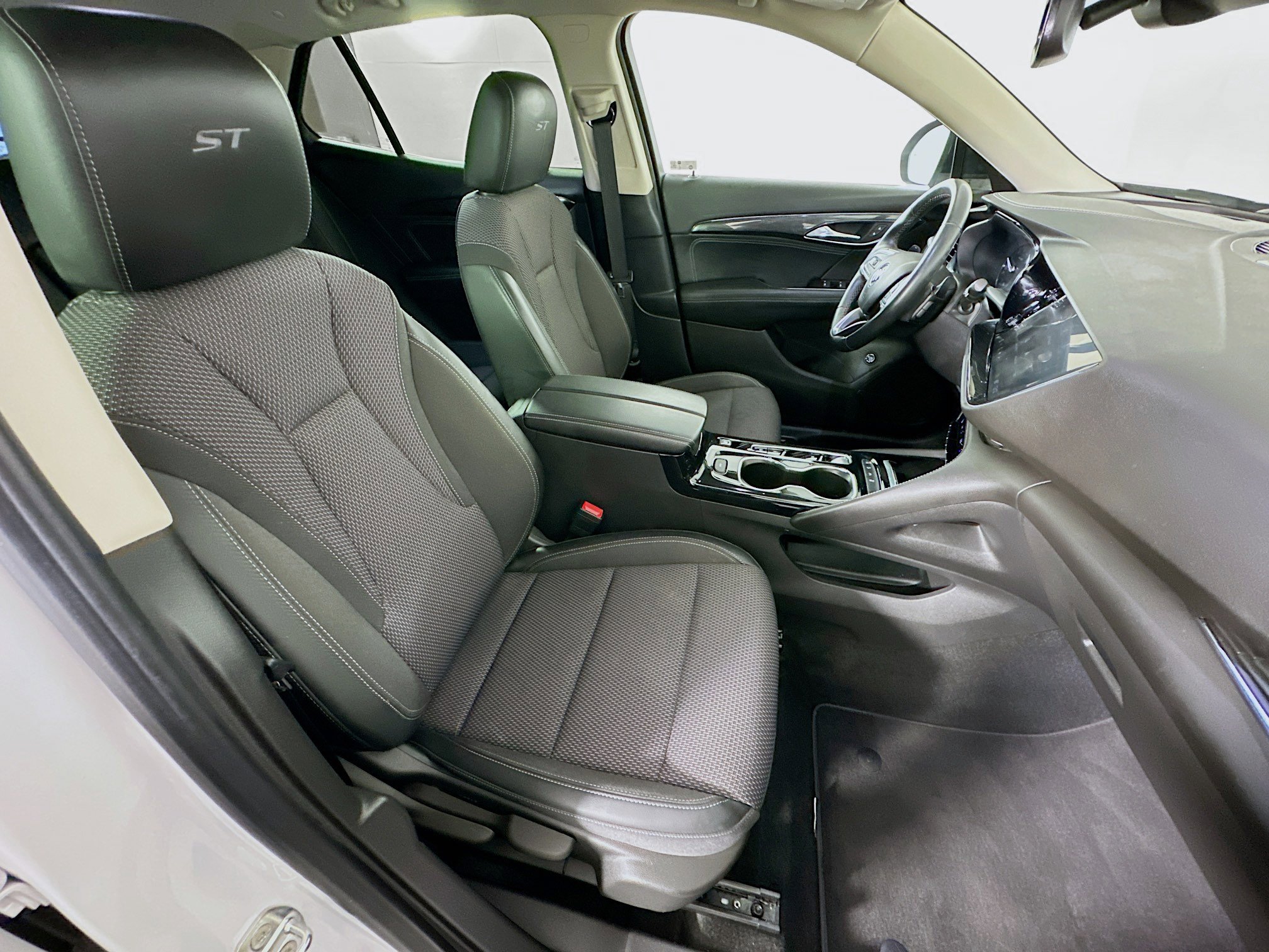 Used 2023 Buick Envision Preferred w/ Sport Touring Package image 29