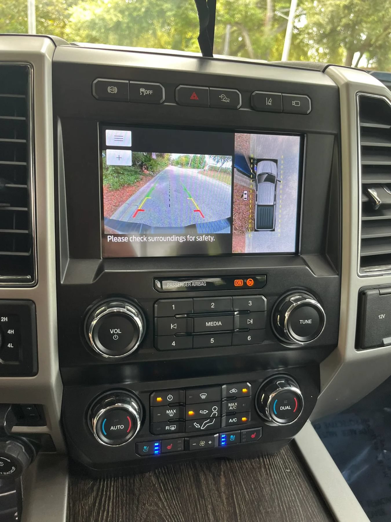 Used 2021 Ford F250 Lariat w/ Tremor Off-Road Package AWD/4WD image 22