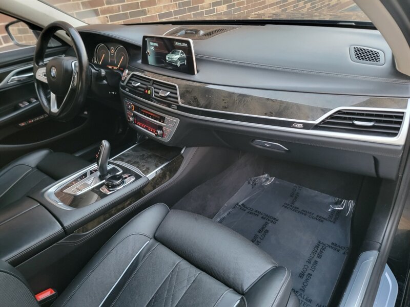 Used 2017 BMW 750Li xDrive AWD/4WD image 10