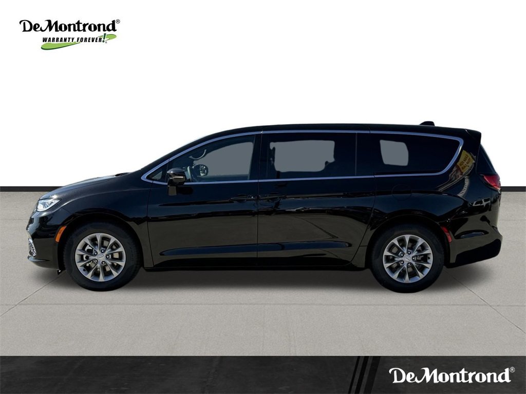 New 2026 Chrysler Pacifica Limited image 8