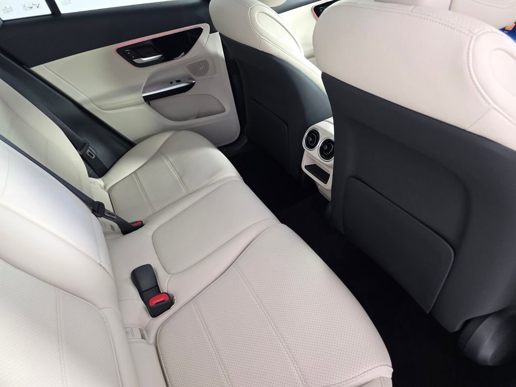 Certified 2025 Mercedes-Benz GLC 300 image 27