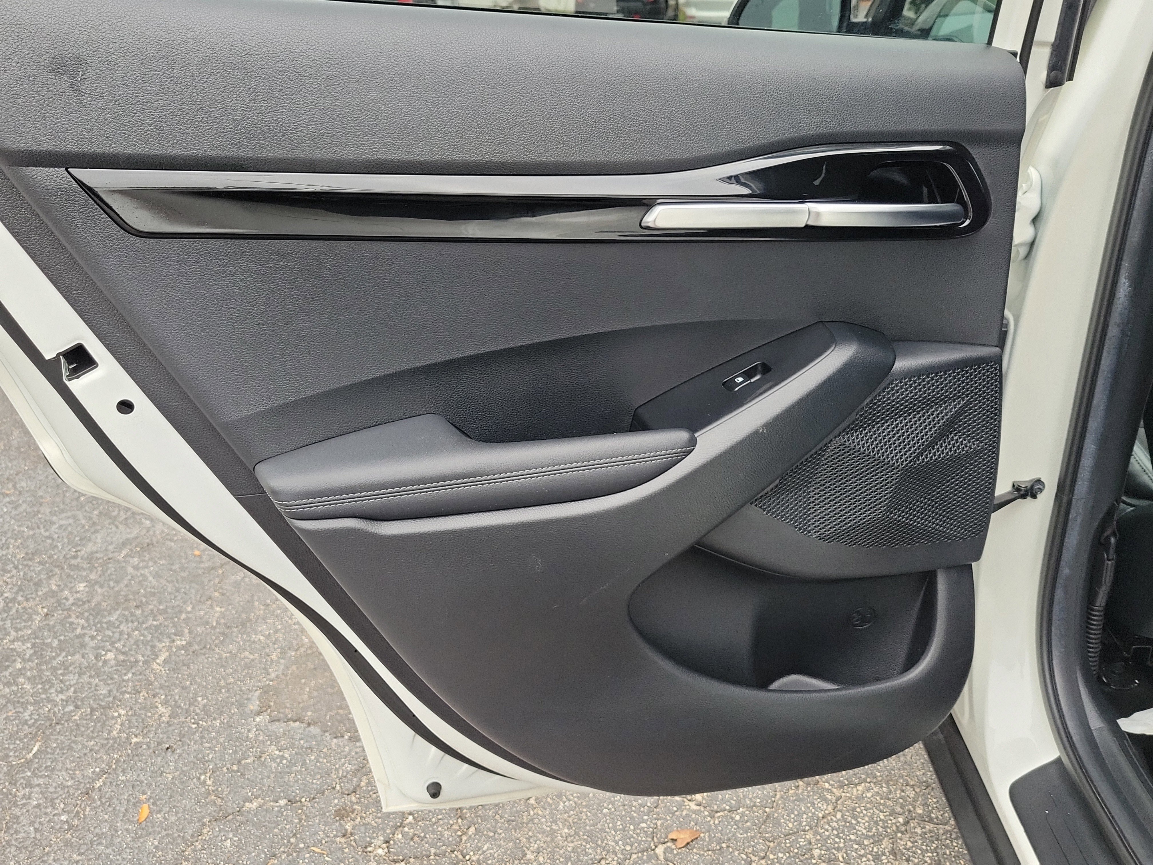 Used 2025 Kia Seltos S FWD image 11