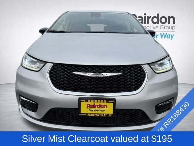 Used 2024 Chrysler Pacifica Limited FWD image 2
