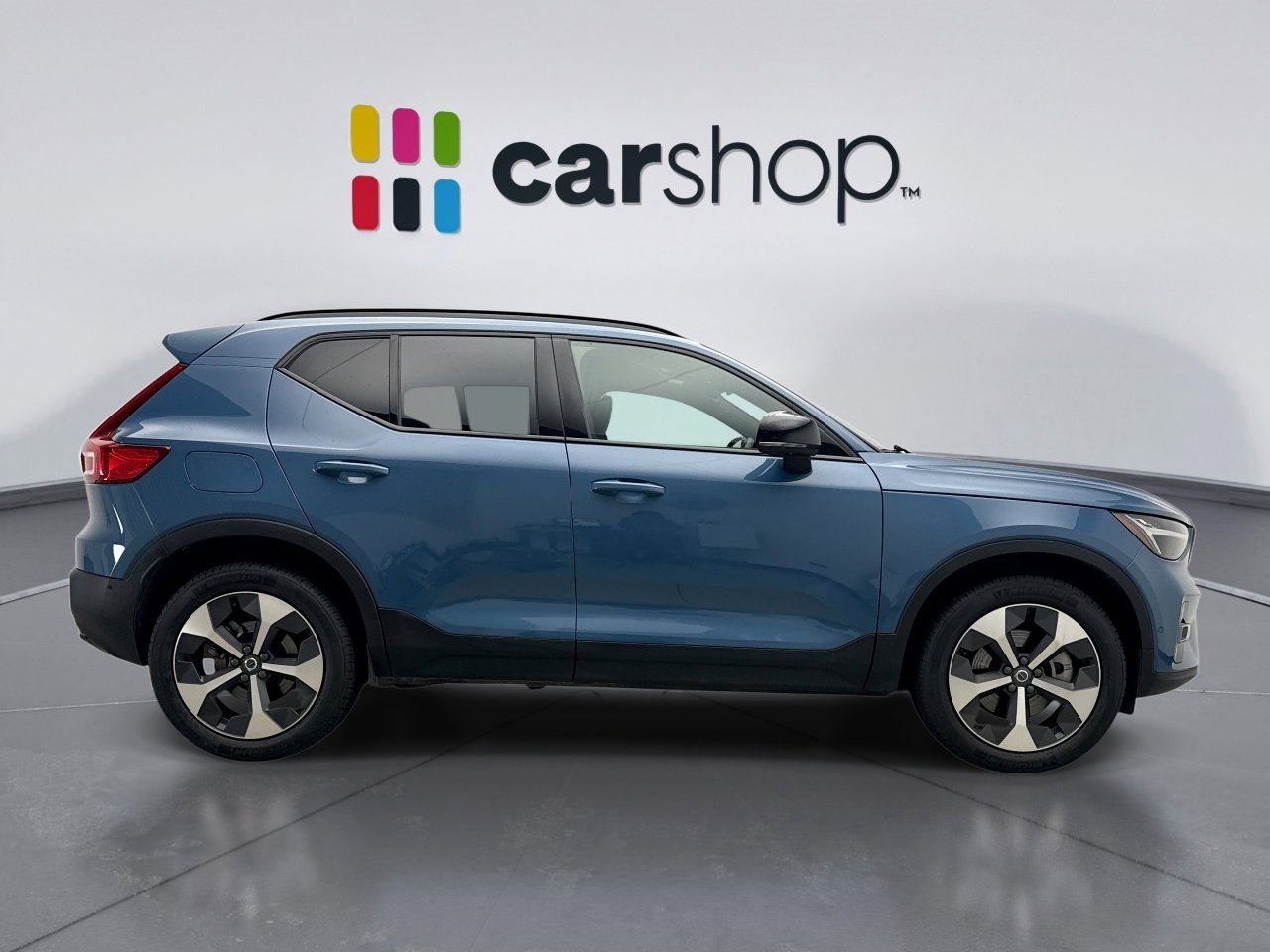 Used 2025 Volvo XC40 B5 Plus image 6