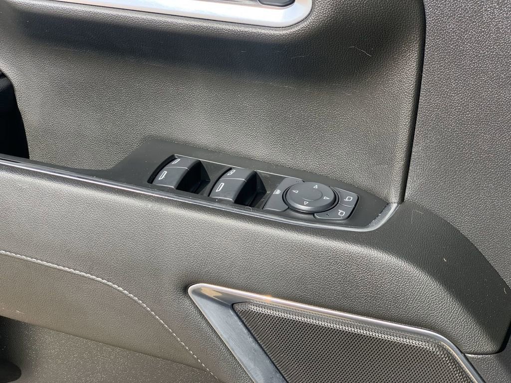 Certified 2025 GMC Sierra 1500 Elevation w/ LPO, Elevation Black Package image 22