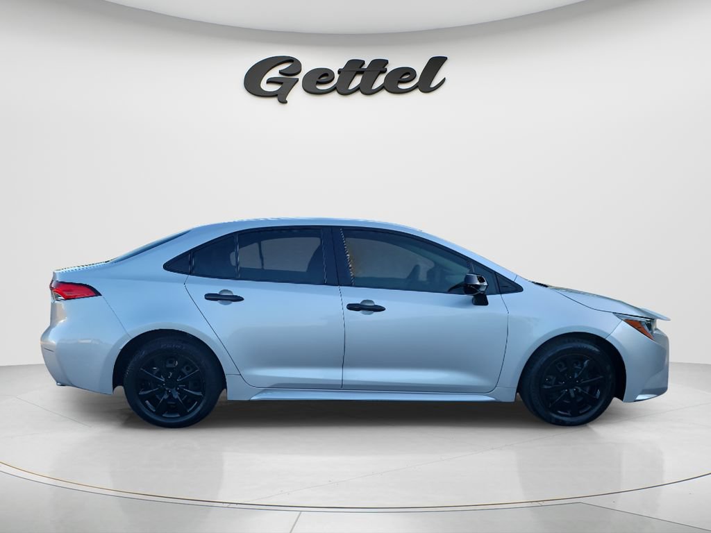 Used 2022 Toyota Corolla LE FWD image 4