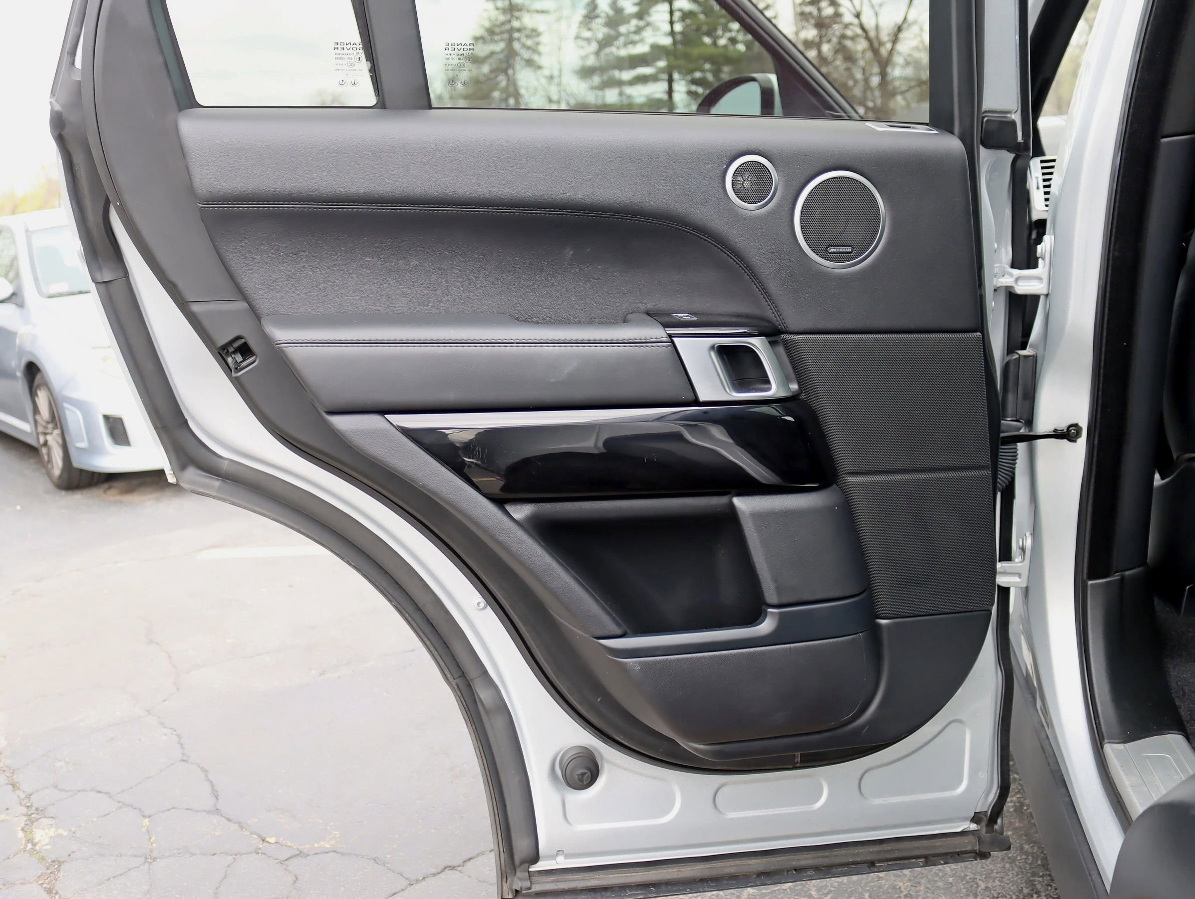 Used 2017 Land Rover Range Rover Supercharged image 37